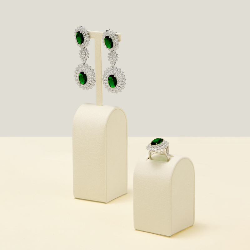 FANXI Jewelry Display for Retail Shop Luxury Microfiber Acrylic Jewelry Display Props Jewelry Dummy White Display Set