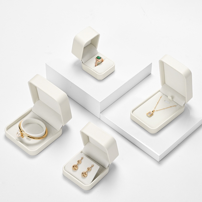 H160 Custom logo Beige PU leather/Velvet Jewelry Box Ring Earrings Pendant Necklace Box Jewelry Packaging