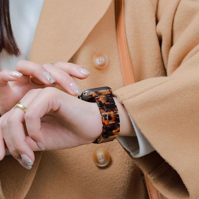 Geneva-Tortoiseshell-Apple Watch Band