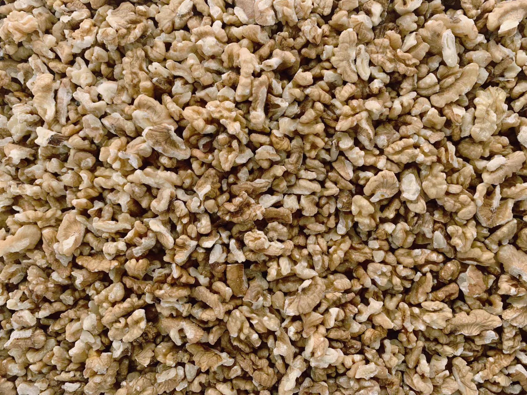 extra light and light walnut kernel 1/8 (8-12mm)