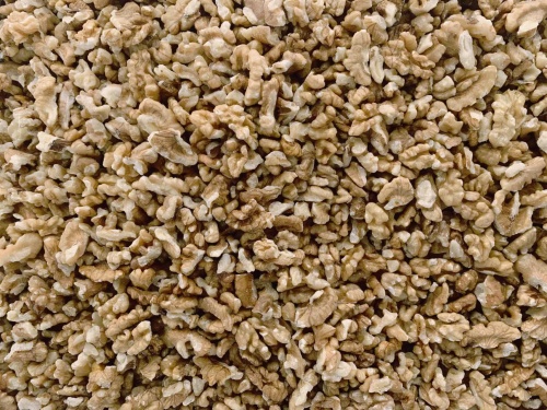 extra light and light walnut kernel 1/8 (8-12mm)
