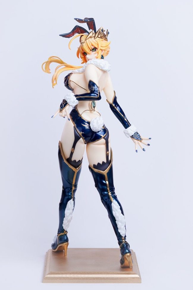 Garage Kit Unpainted Garage Resin Model Kit rabbit girl sai ba saber die.it spot