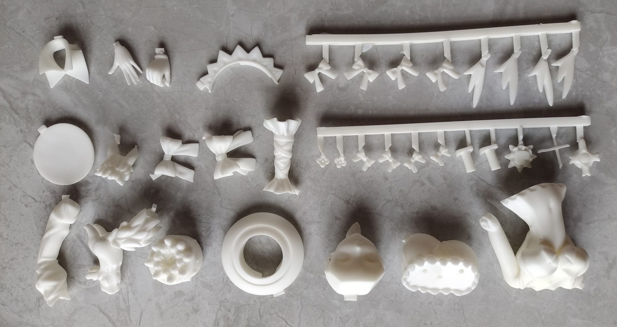Garage Kit  hand-made resin white mold  winter chocolate (Matthew Chloe Eliya) white mold spot