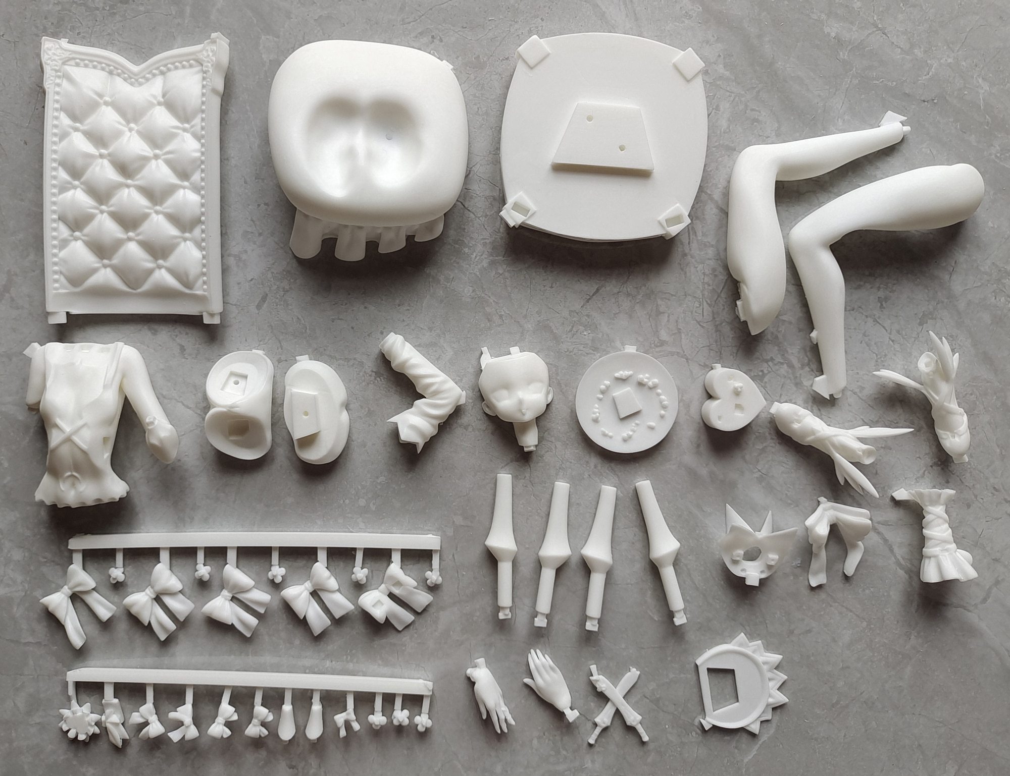 Garage Kit  hand-made resin white mold  winter chocolate (Matthew Chloe Eliya) white mold spot
