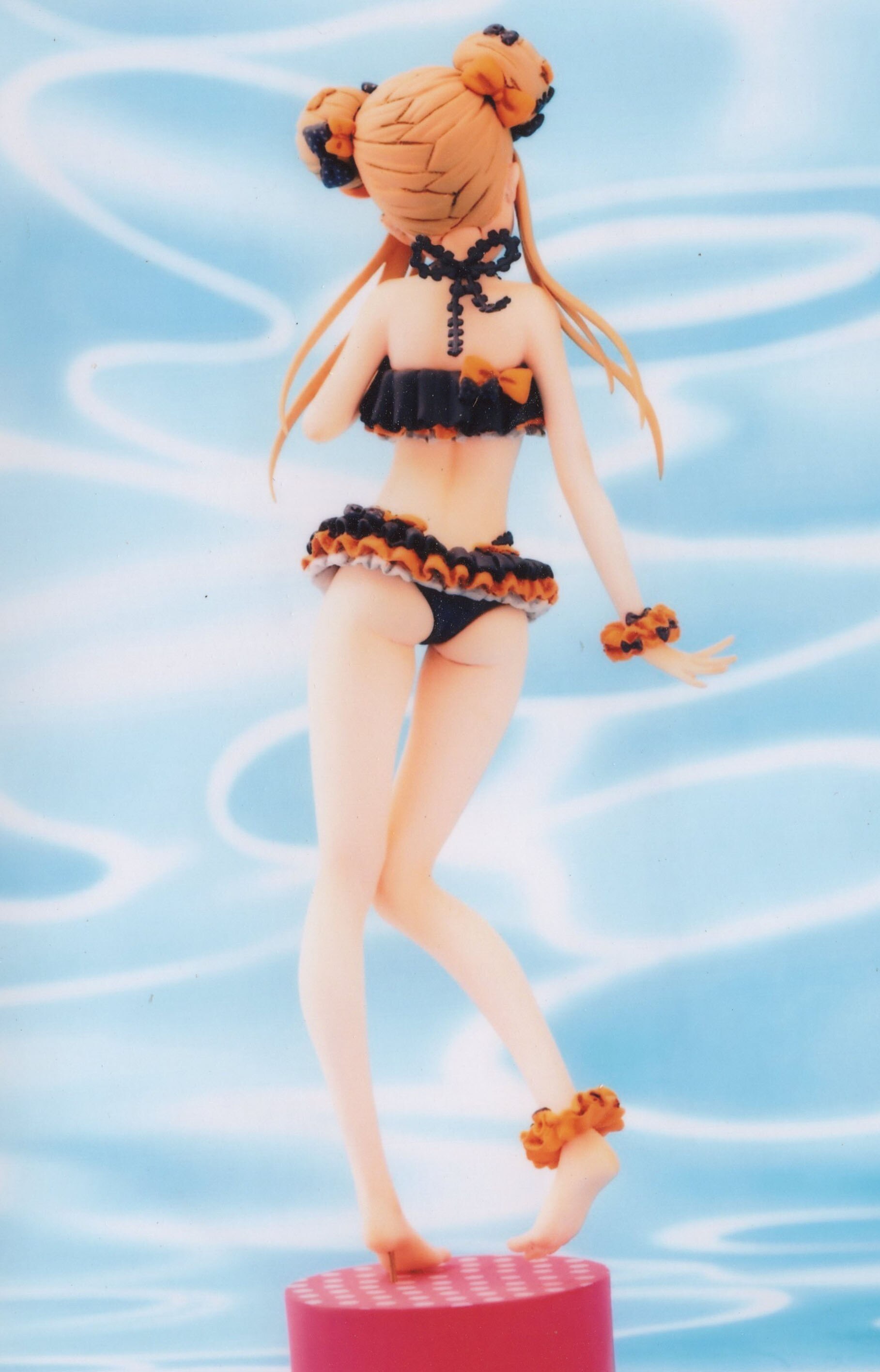 Garage Kit Unpainted Garage Resin Model Kit hand do resin die.it WF2019 winter swimsuit Abby die.it spot