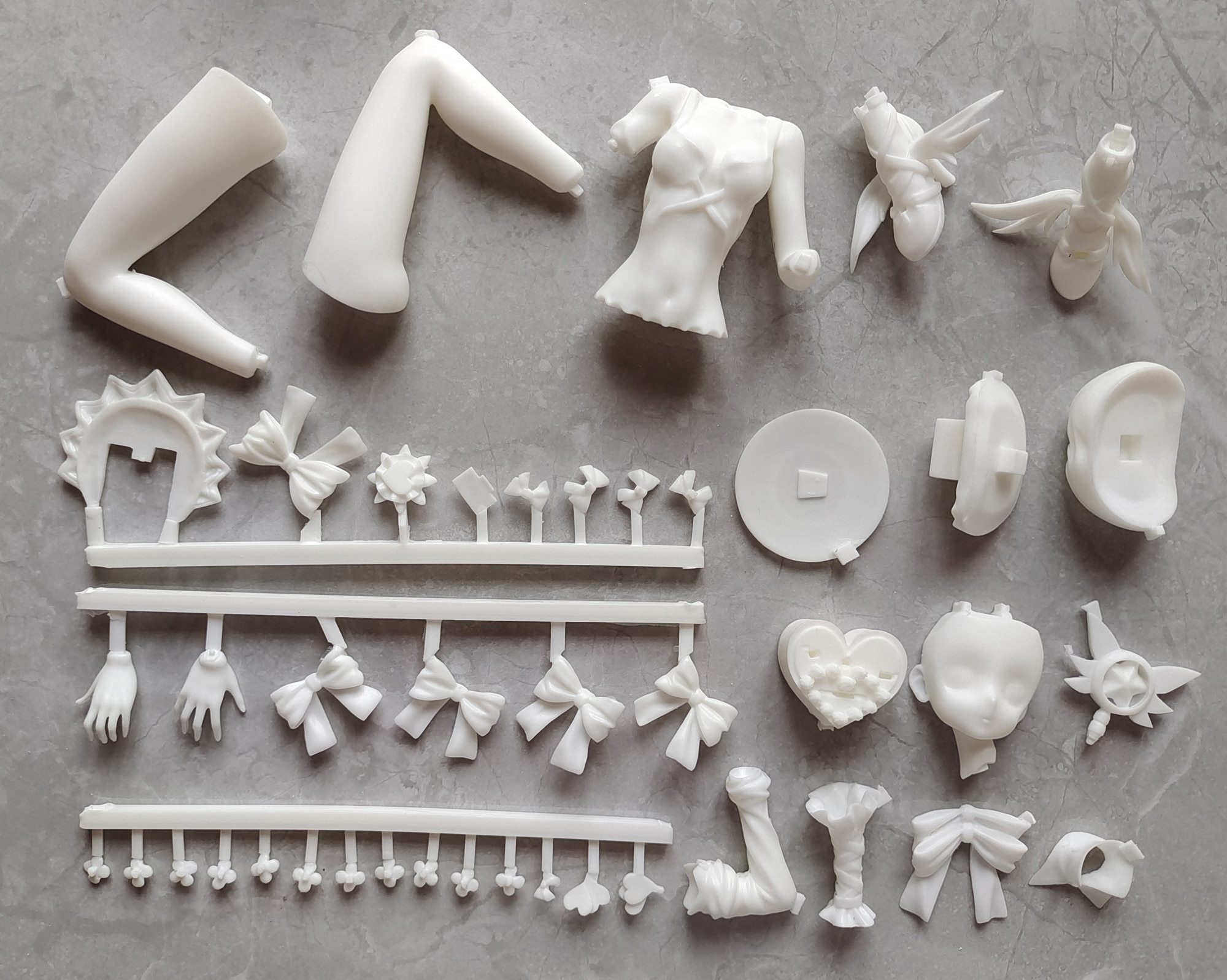 Garage Kit  hand-made resin white mold  winter chocolate (Matthew Chloe Eliya) white mold spot