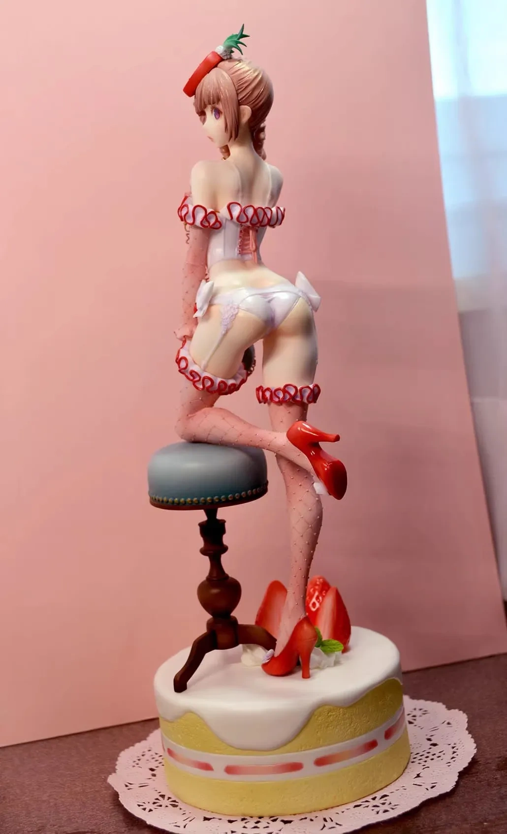 Garage Kit GK hand do resin die.it Strawberry sweet