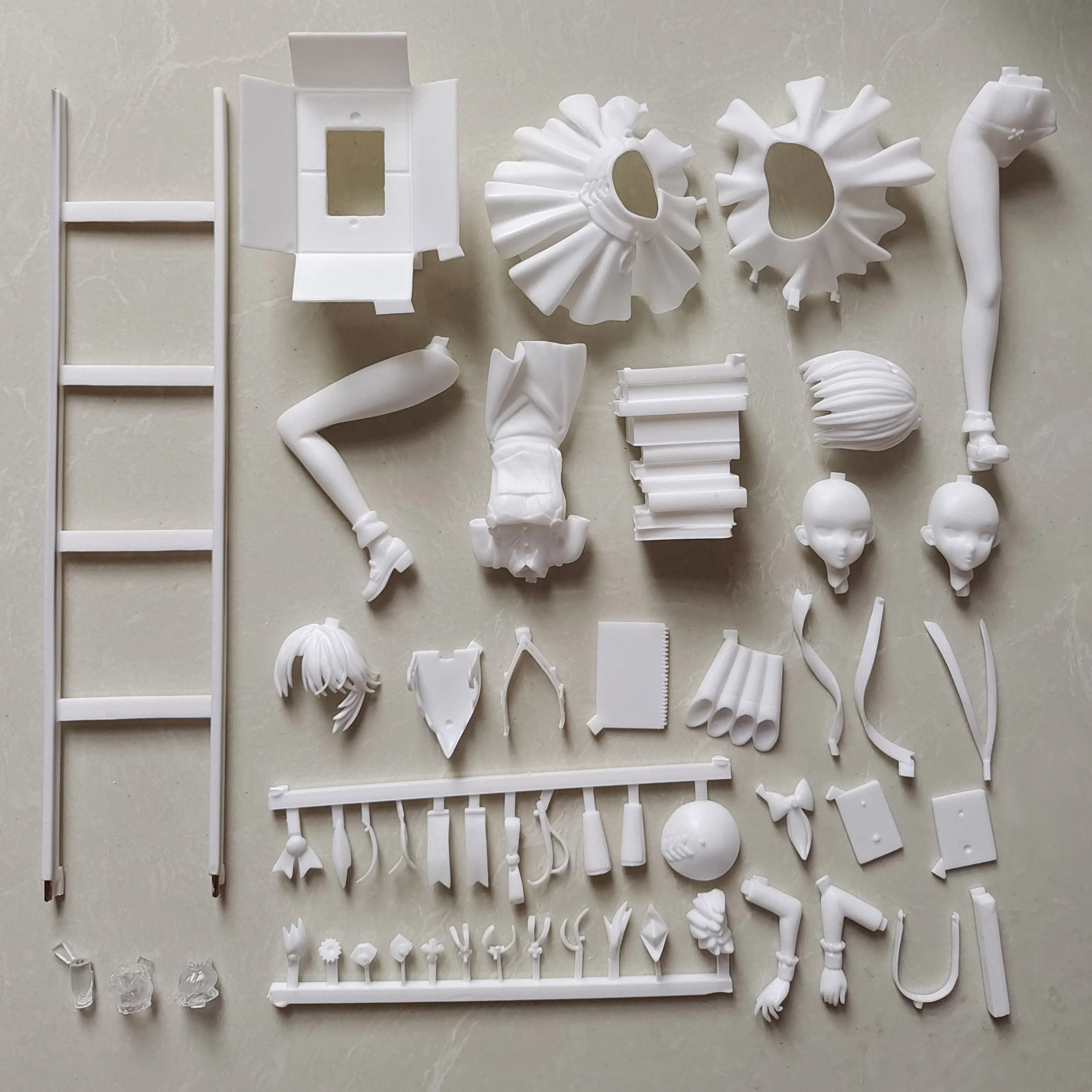 Garage Kit GK hand do resin die.it The view from the bookshelf