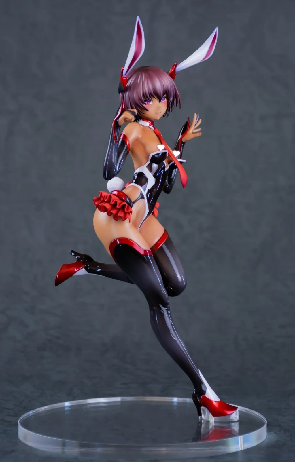 Garage Kit GK hand do resin die.it  on the Magic Bunny Snow wind