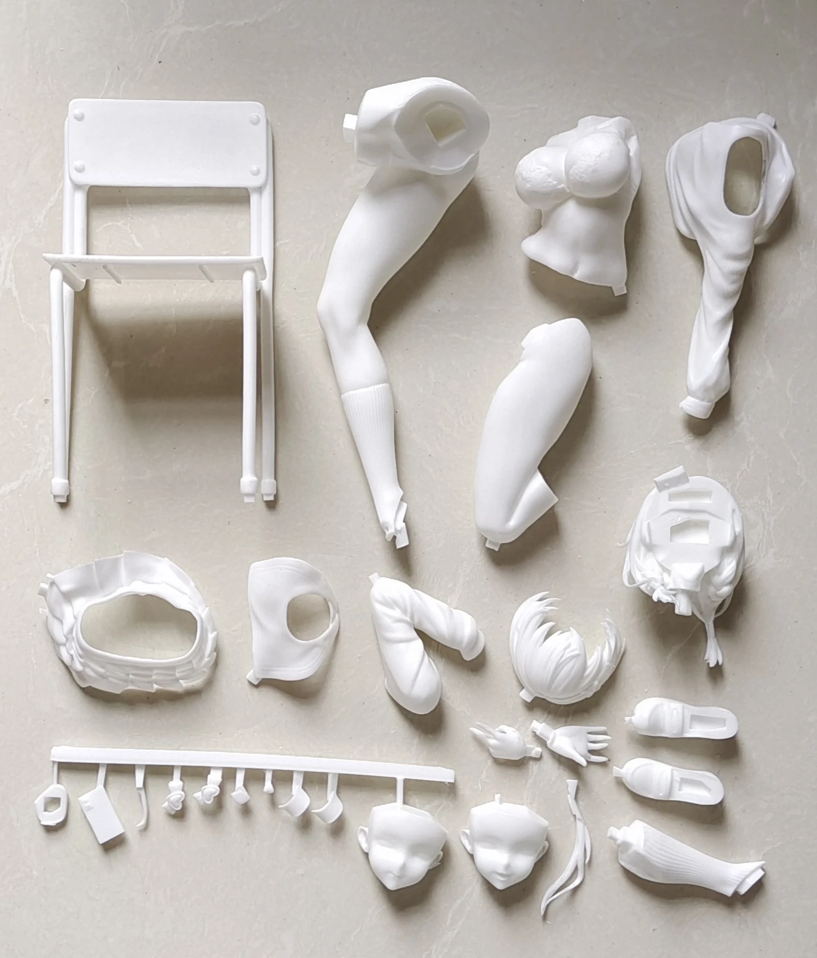 Garage Kit GK hand do resin die.it  in charge of Dona
