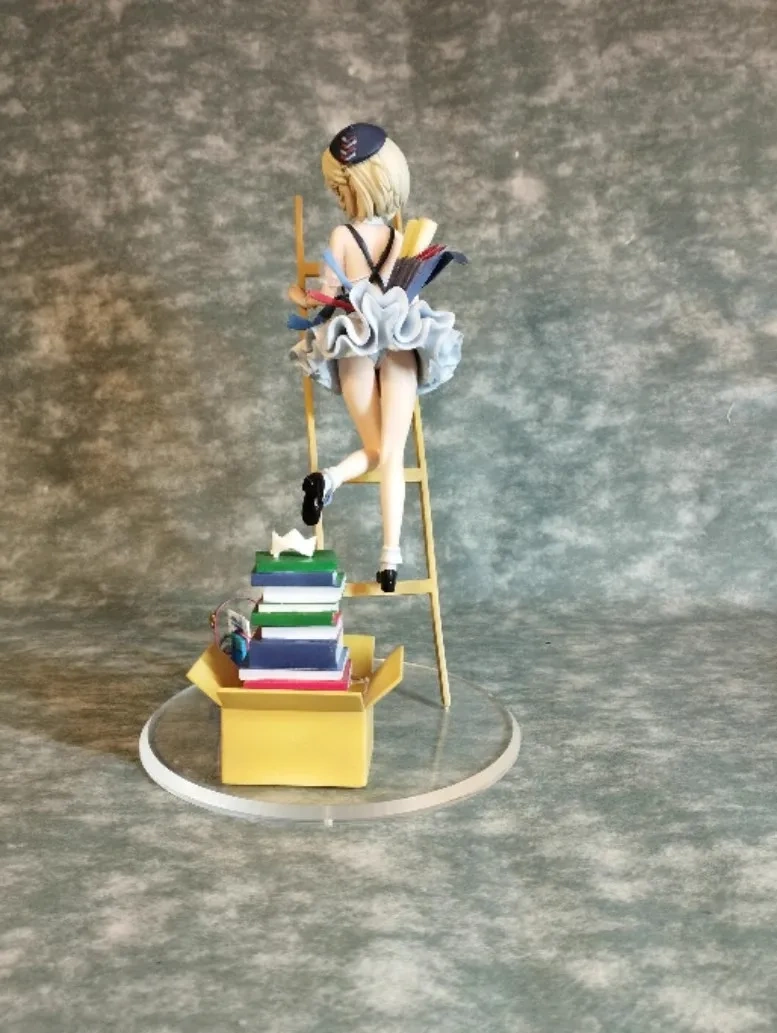 Garage Kit GK hand do resin die.it The view from the bookshelf