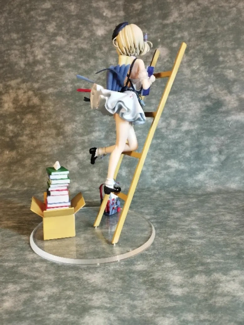 Garage Kit GK hand do resin die.it The view from the bookshelf