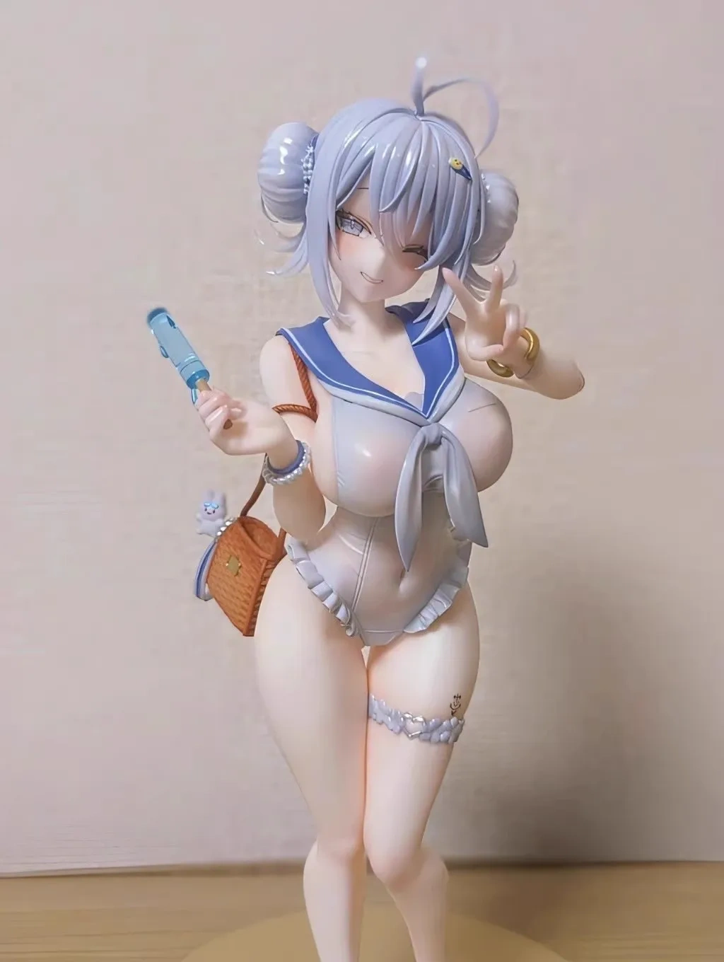 Garage Kit GK hand do resin die.it    Swimsuit AD