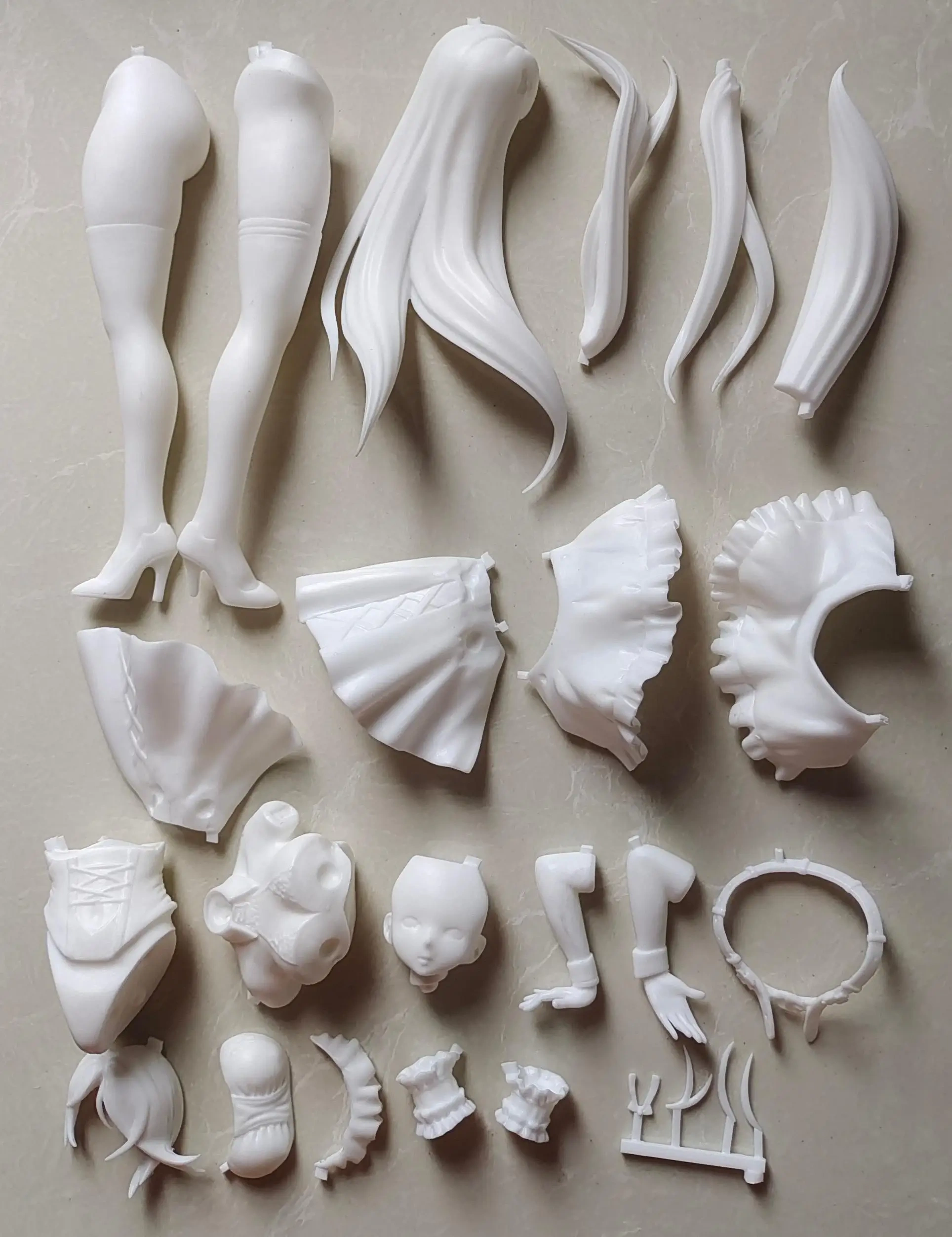 Garage Kit GK hand do resin die.it   Maid as Prince Eugen