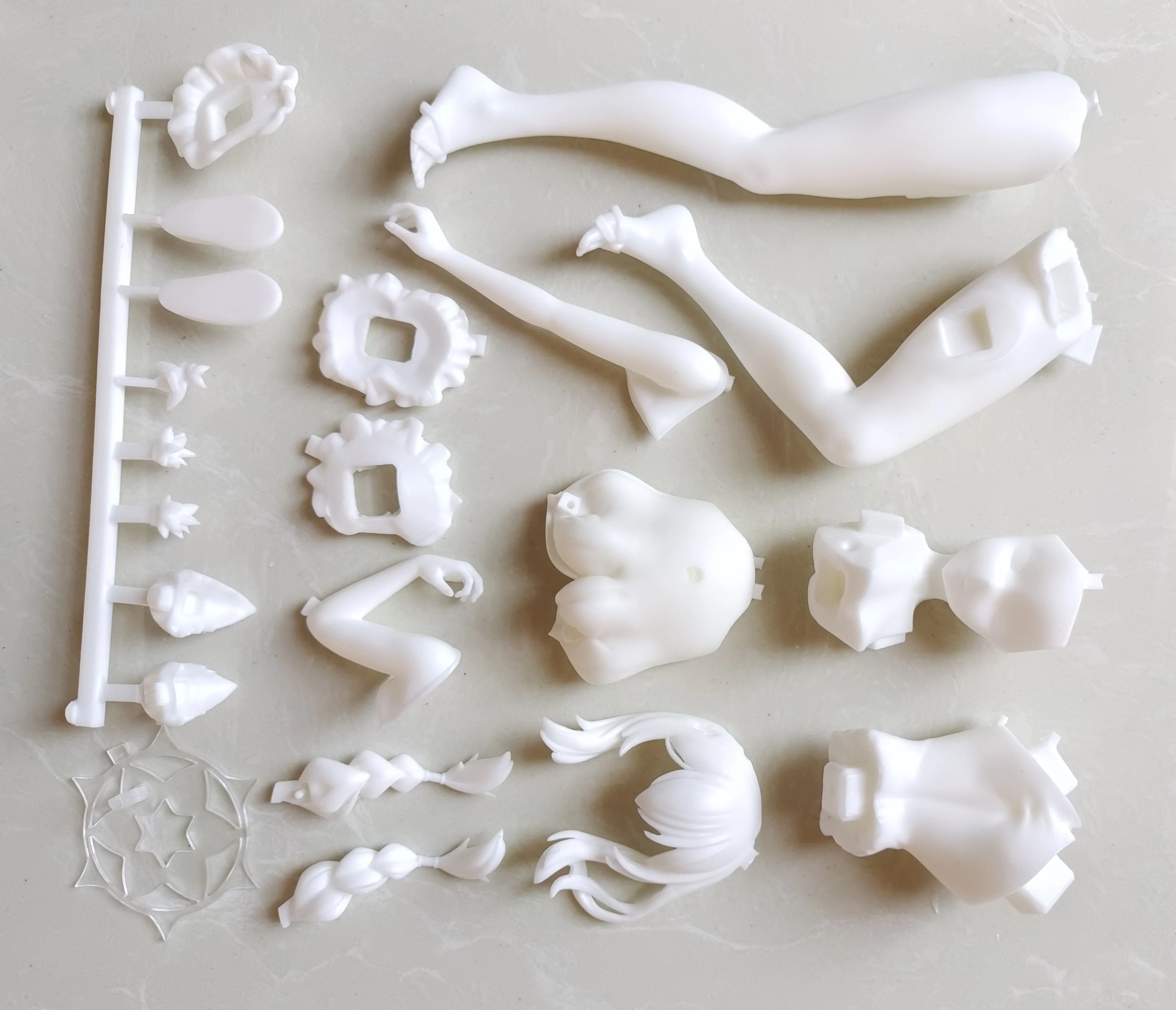 Garage Kit GK hand do resin die.it  Elomari (Swimwear)
