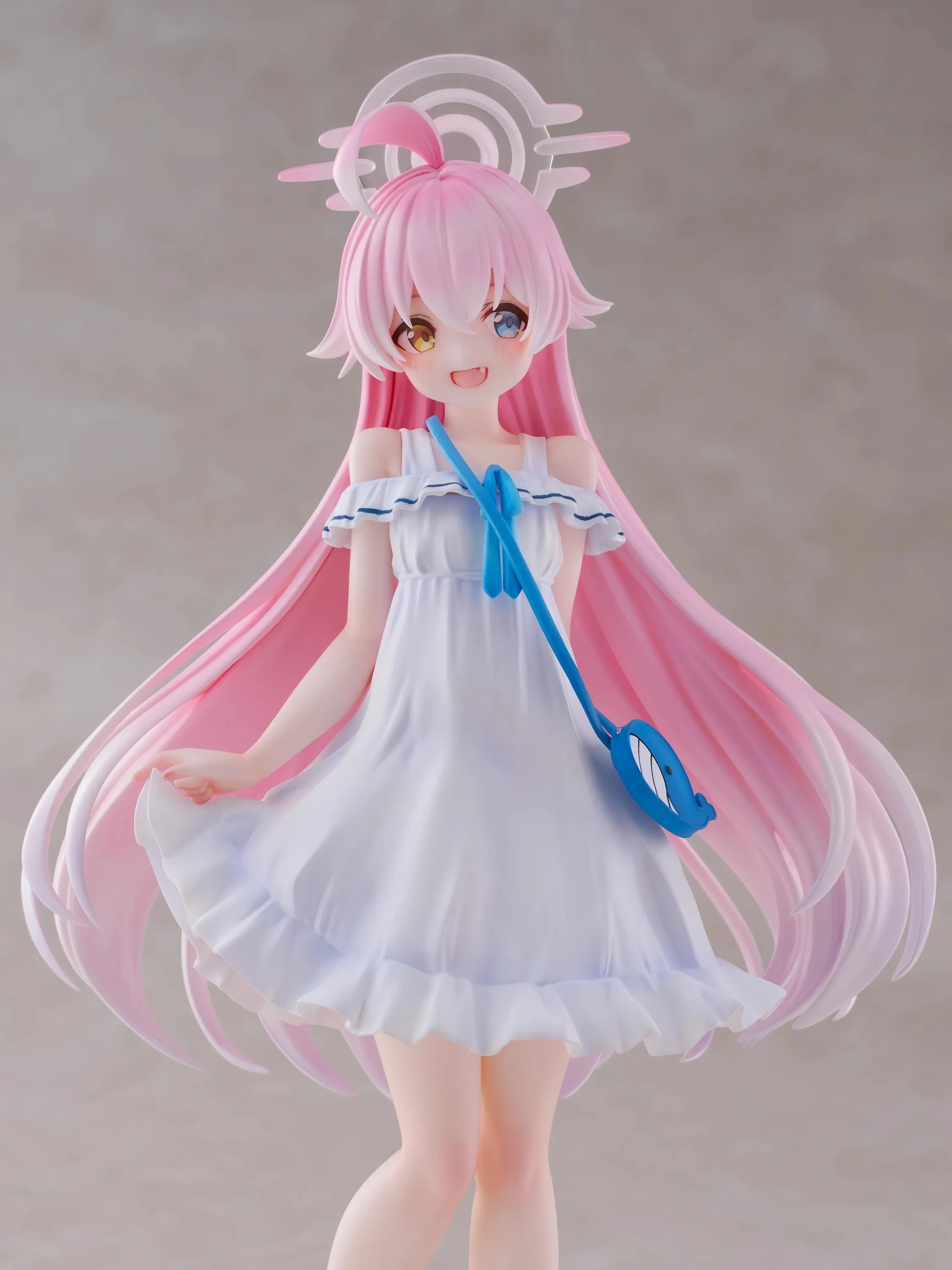 Garage Kit GK hand do resin die.it    Little Bird is swimming in Starfield