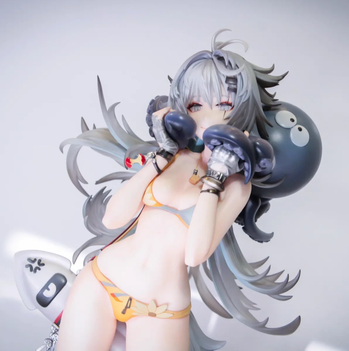 Garage Kit GK hand do resin die.it  Lapland