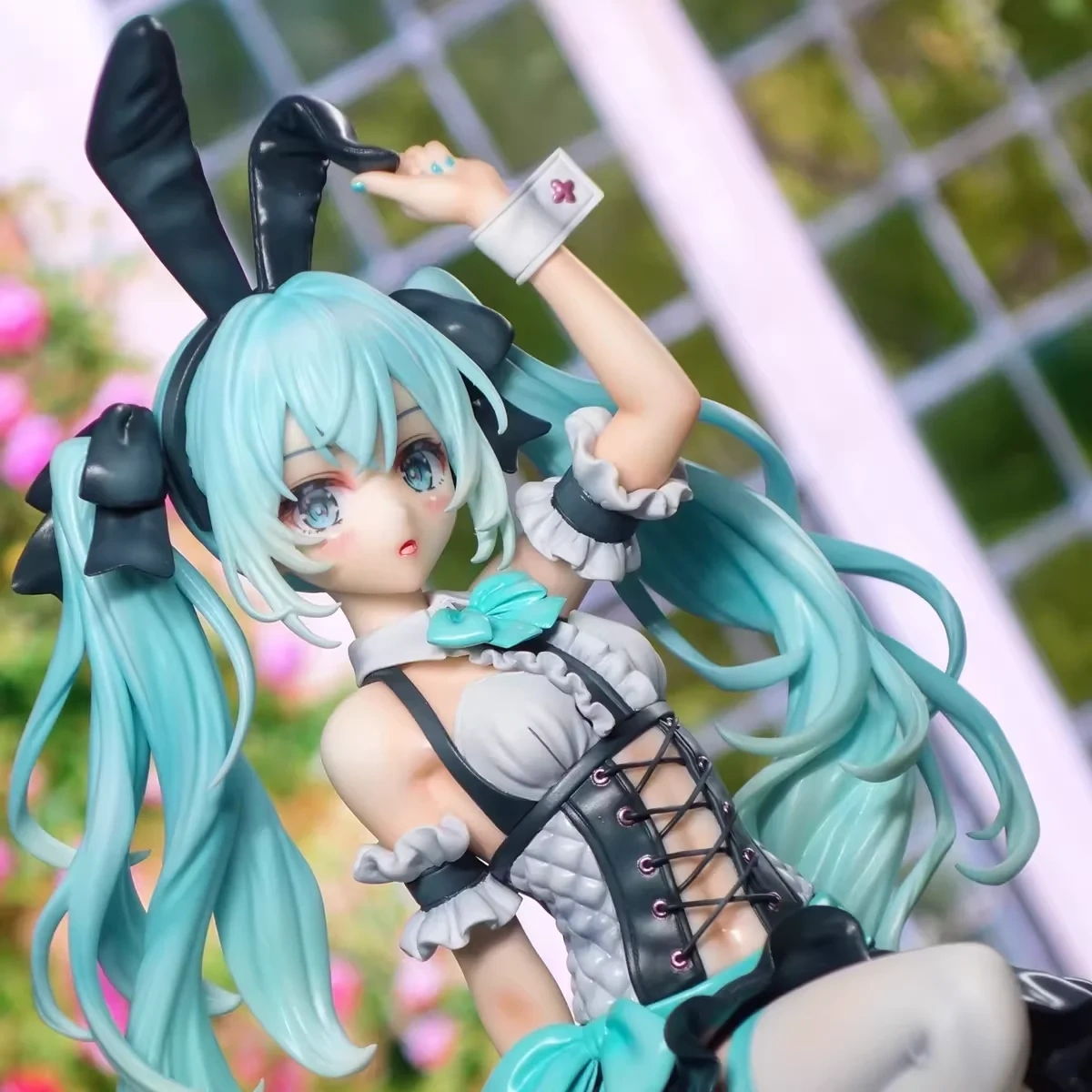 Garage Kit GK hand do resin die.it Chair Bunny Lady