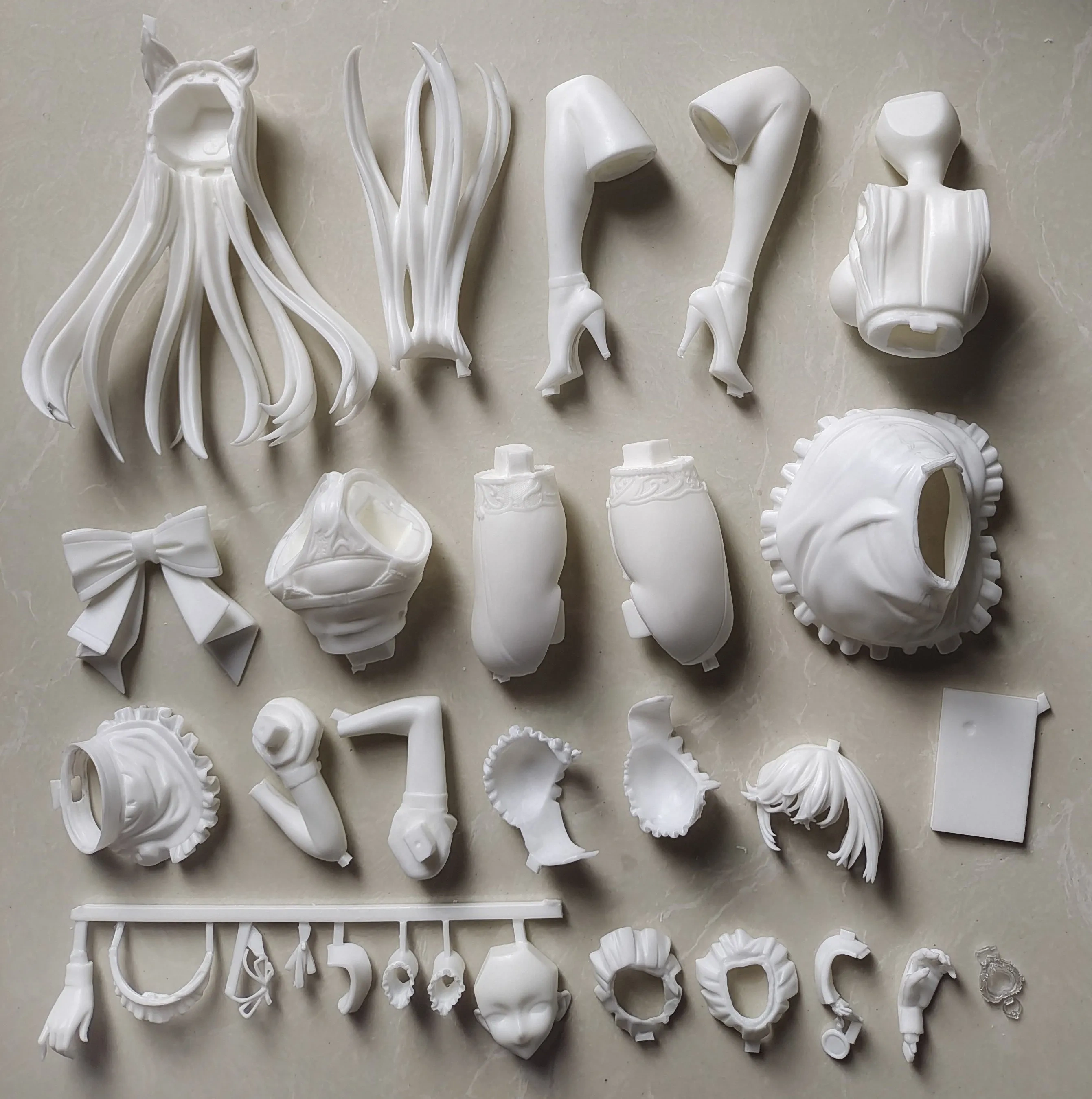 Garage Kit GK hand do resin die.it  Seated Aida Style
