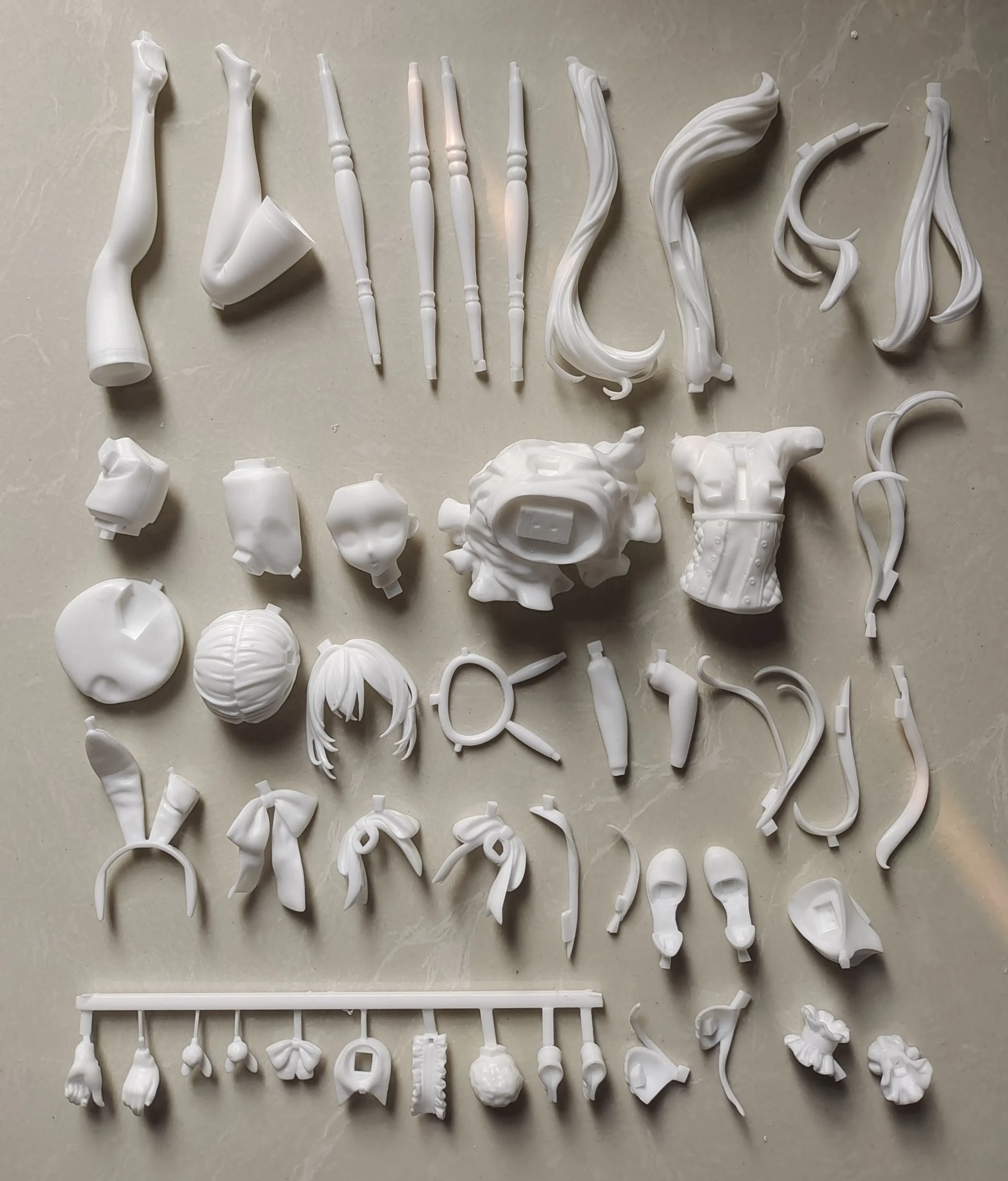 Garage Kit GK hand do resin die.it Chair Bunny Lady