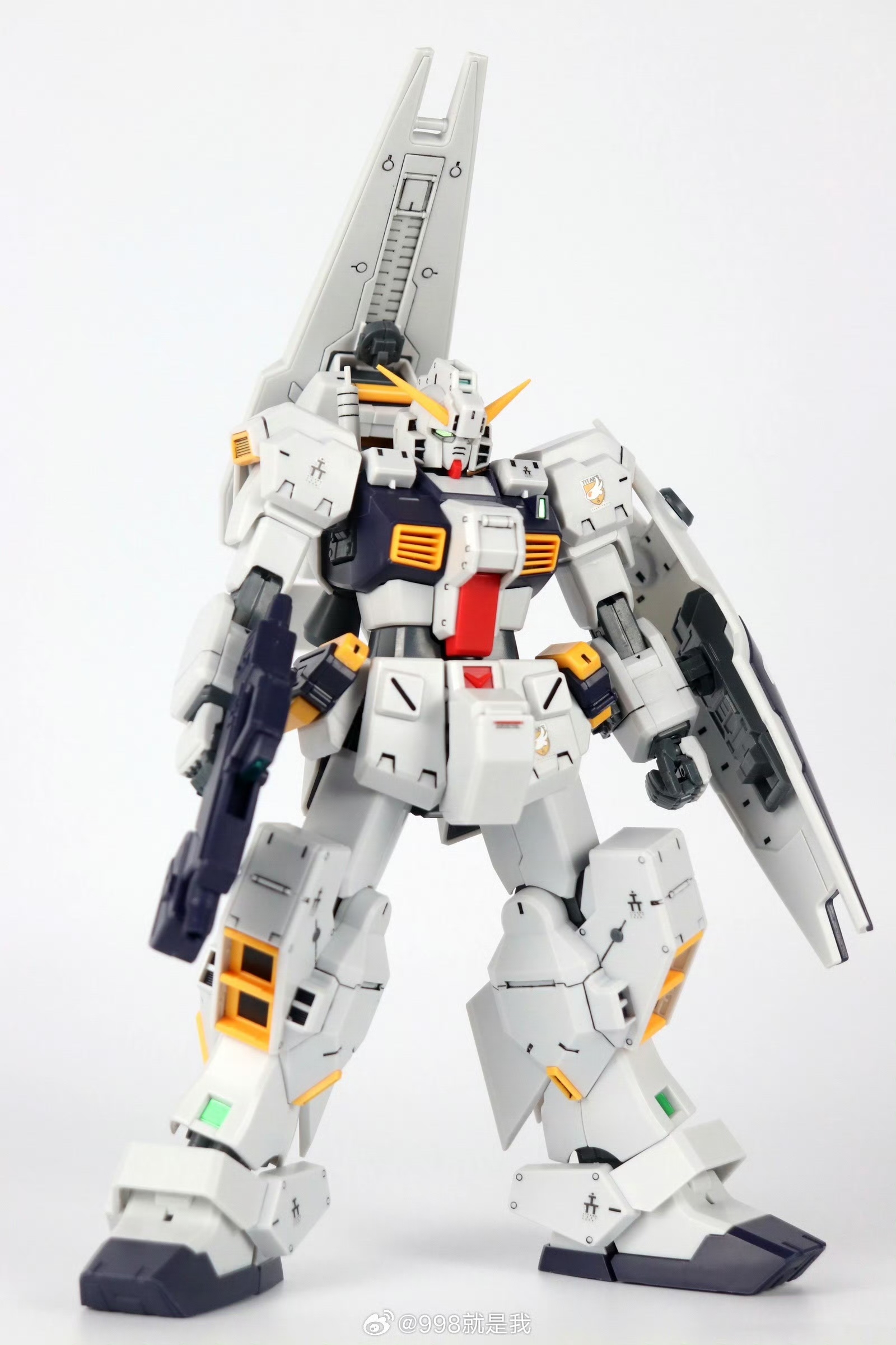 Gundam TR-1 Hazel Model Kit Bandai MG 1/100 RX-121-1 Gundam TR-1