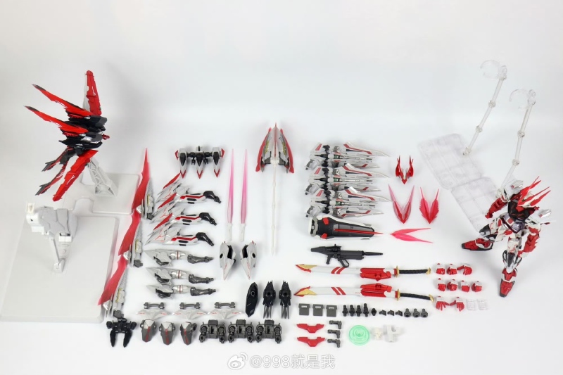 DABAN 8836 1/100 MG ASTRAY RED DRAGON MB DETAIL VER MODEL KIT