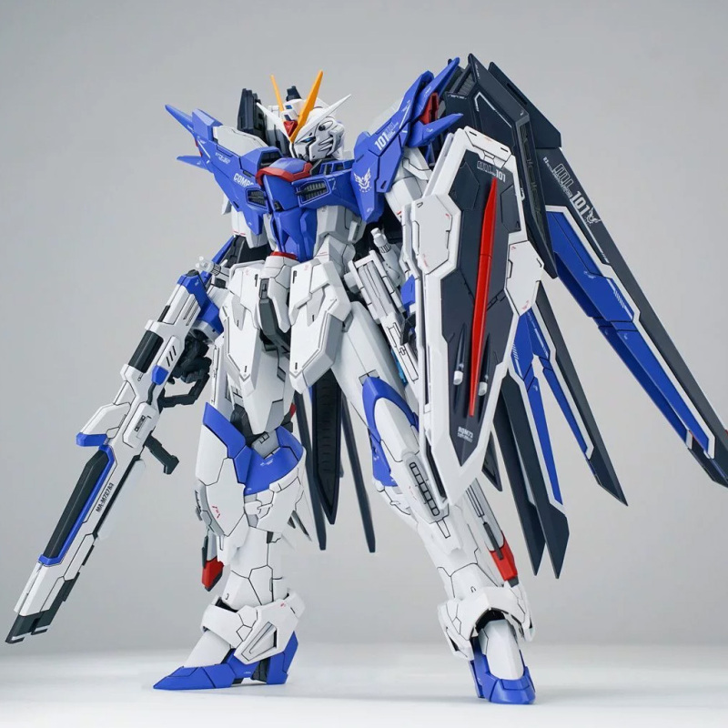 1/100 MG RISING FREEDOM MODEL KIT