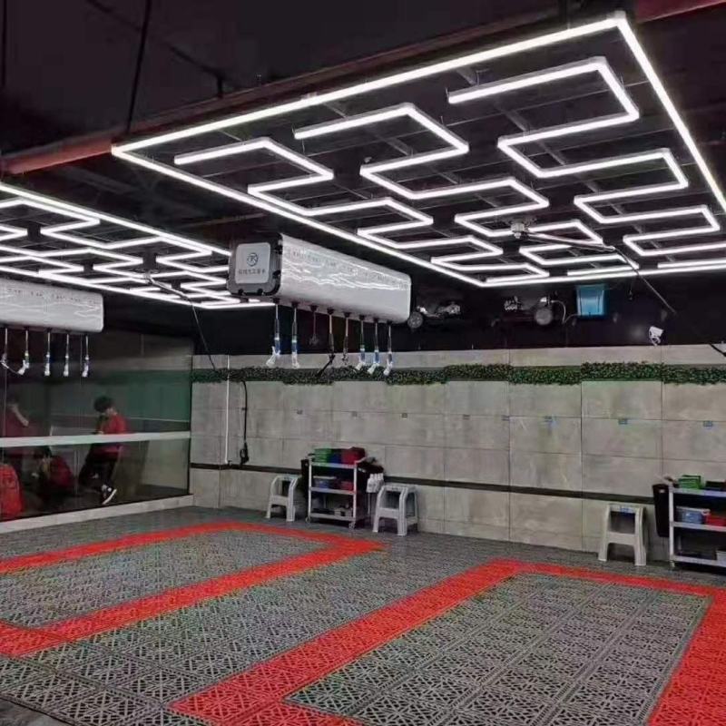 Las luces hexagonales de la carcasa de aluminio personalizadas para el estudio del automóvil, la escuela, el gimnasio, la sala de exposición del automóvil, la pared de luz LED hexagonal