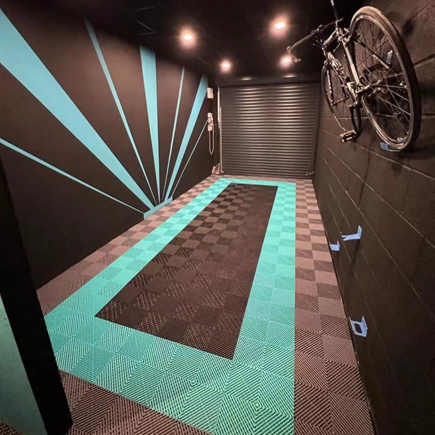 Rigid Modular Anti Slip Workshop Drainage Plastic PVC Garage Floor Tile Interlocking for Car Parking Car wash Garage Flooring