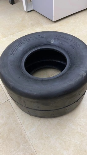 18x9.5-8 Smooth Tyre
