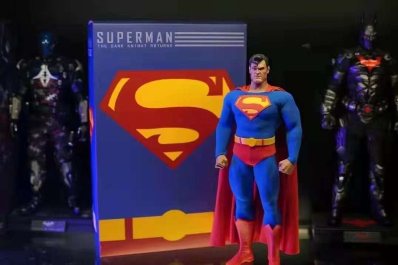 [SOLD OUT] SSR Toys TDKR Superman 1/6th Scale Action Figure