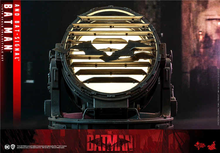 Hot Toys MMS641 1/6 The Batman : Batman With Bat-Signal 1/6 (NEW/UNOPENED)