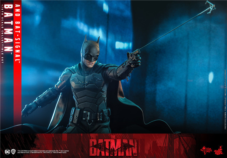 Hot Toys MMS641 1/6 The Batman : Batman With Bat-Signal 1/6 (NEW/UNOPENED)