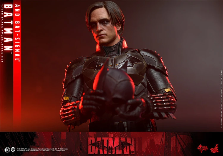 Hot Toys MMS641 1/6 The Batman : Batman With Bat-Signal 1/6 (NEW/UNOPENED)