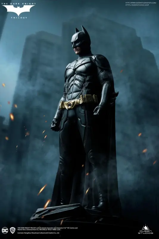 Queen Studios The Batman Deluxe Edition 1/3 Scale Statue Toynami  In Stock