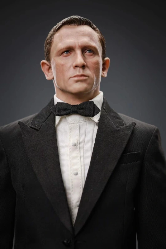 NOVO STUDIO 1/6 007 Bond black and white suit (head sculpt not included)