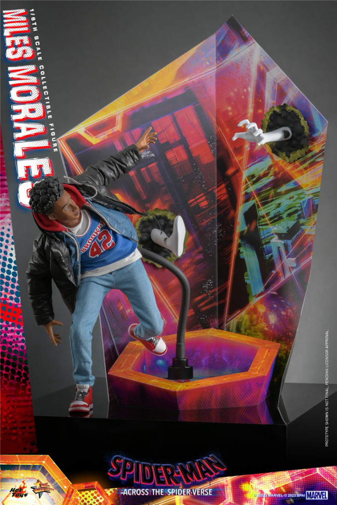 In Stock Hot Toys MMS711 Spider-Man: Across the Spider-Verse Spider-Man 2099 Figure