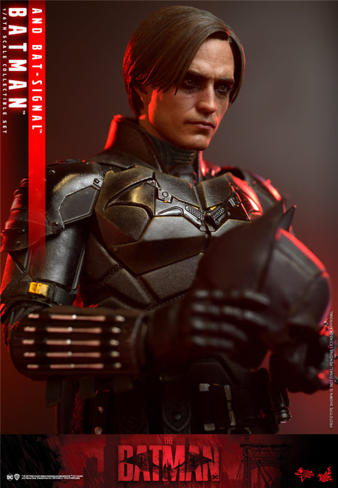 Hot Toys MMS641 1/6 The Batman : Batman With Bat-Signal 1/6 (NEW/UNOPENED)