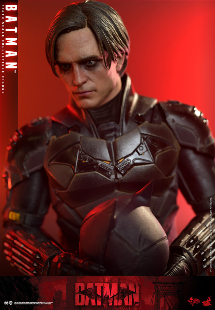 Hot Toys MMS638 THE BATMAN 1/6 Regular Version Action Figure In Stock