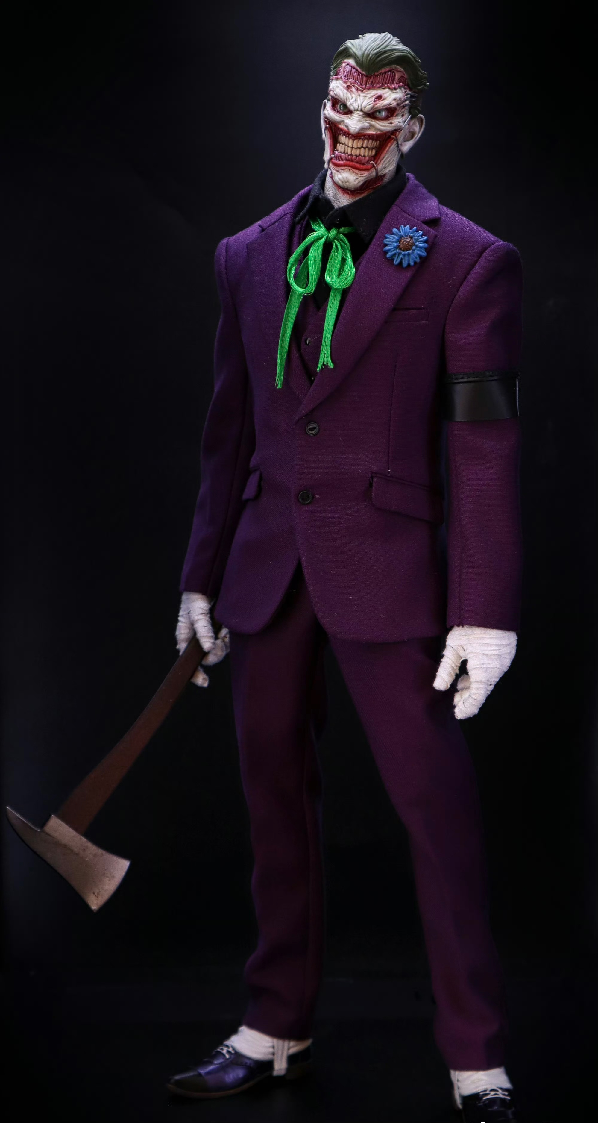 New 52 Death of Family The Joker 1/6th Scale Action Figure