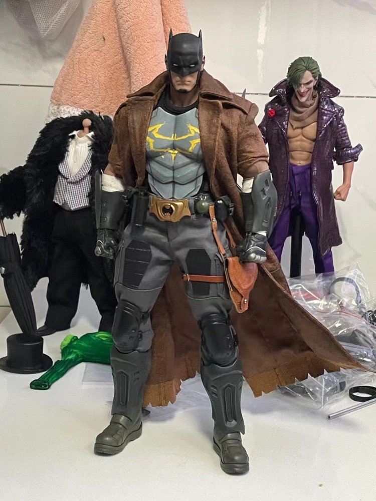 Dark Detective Batman 1/6th Scale Action Figure