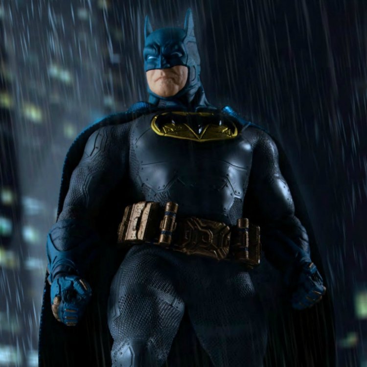 Mezco Toyz OCT198587 Supreme Knight Batman Blue Version 1/12 PX Limited Edition In Stock