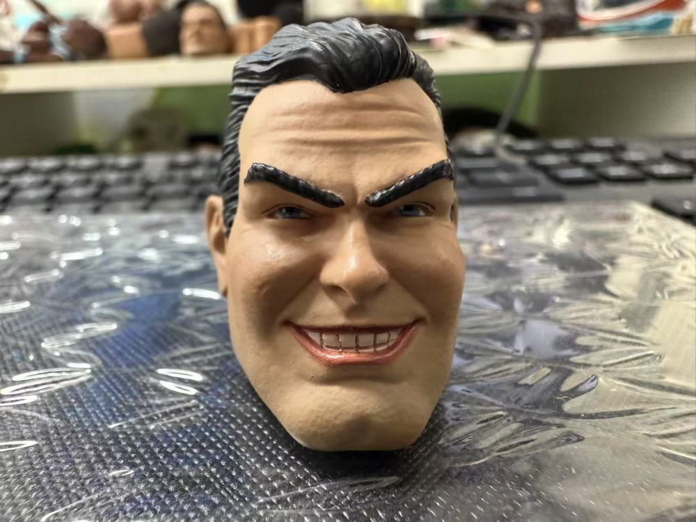 1/6 Shazam Smiling Male soldier's head sculpture without a headgear