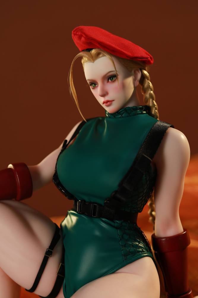 The 1/3 fighting girl Jamie platinum silicone action figure from Aiyan Society