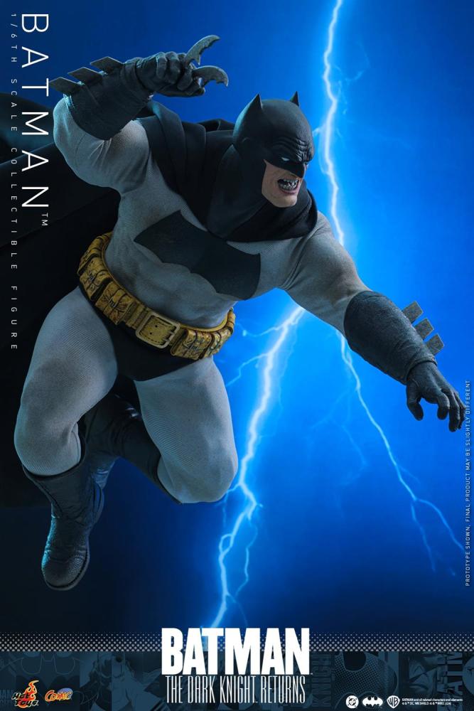 IN STOCK HOTTOYS 1/6 CMS024 The Dark Knight Returns Batman Action Figure, DC Comics version