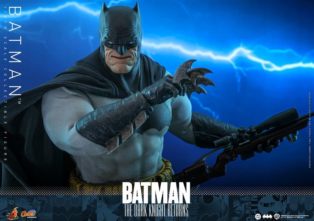 IN STOCK HOTTOYS 1/6 CMS024 The Dark Knight Returns Batman Action Figure, DC Comics version