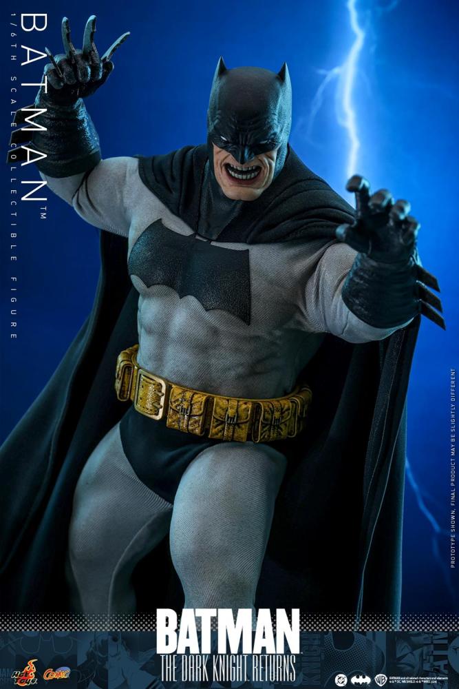 IN STOCK HOTTOYS 1/6 CMS024 The Dark Knight Returns Batman Action Figure, DC Comics version