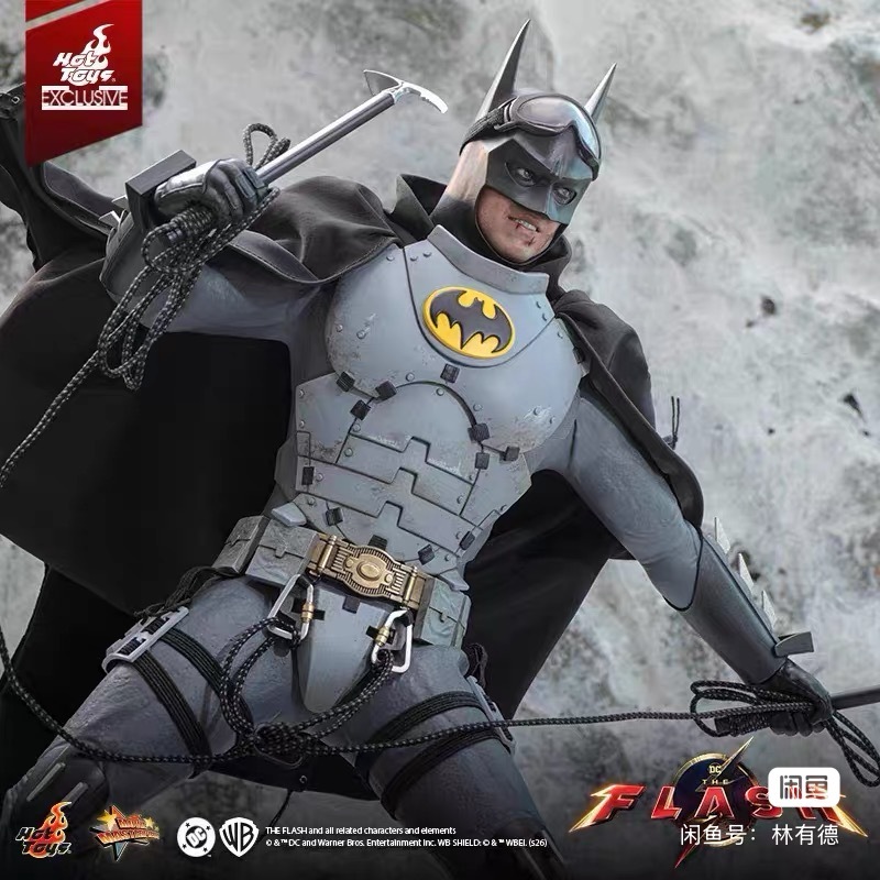 In Stock  Hot Toys MMS897 The Flash - Batman (Arctic Suit) 1/6th Collectible Figure [Hot Toys Exclusive]