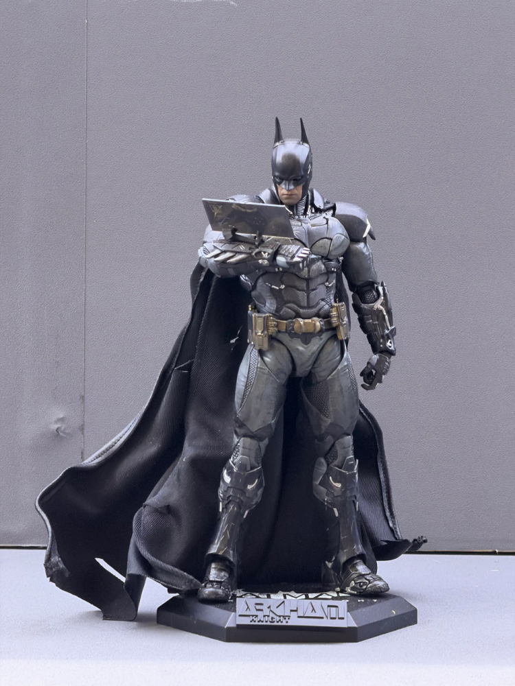 In Stock U-P-Finegures (LPZZ)「良品制造」- 1/12 Batman: Arkham Knight-Batsuit V8.03 (BD Ver.) Action Figure (WF2026 Shanghai exclusive)