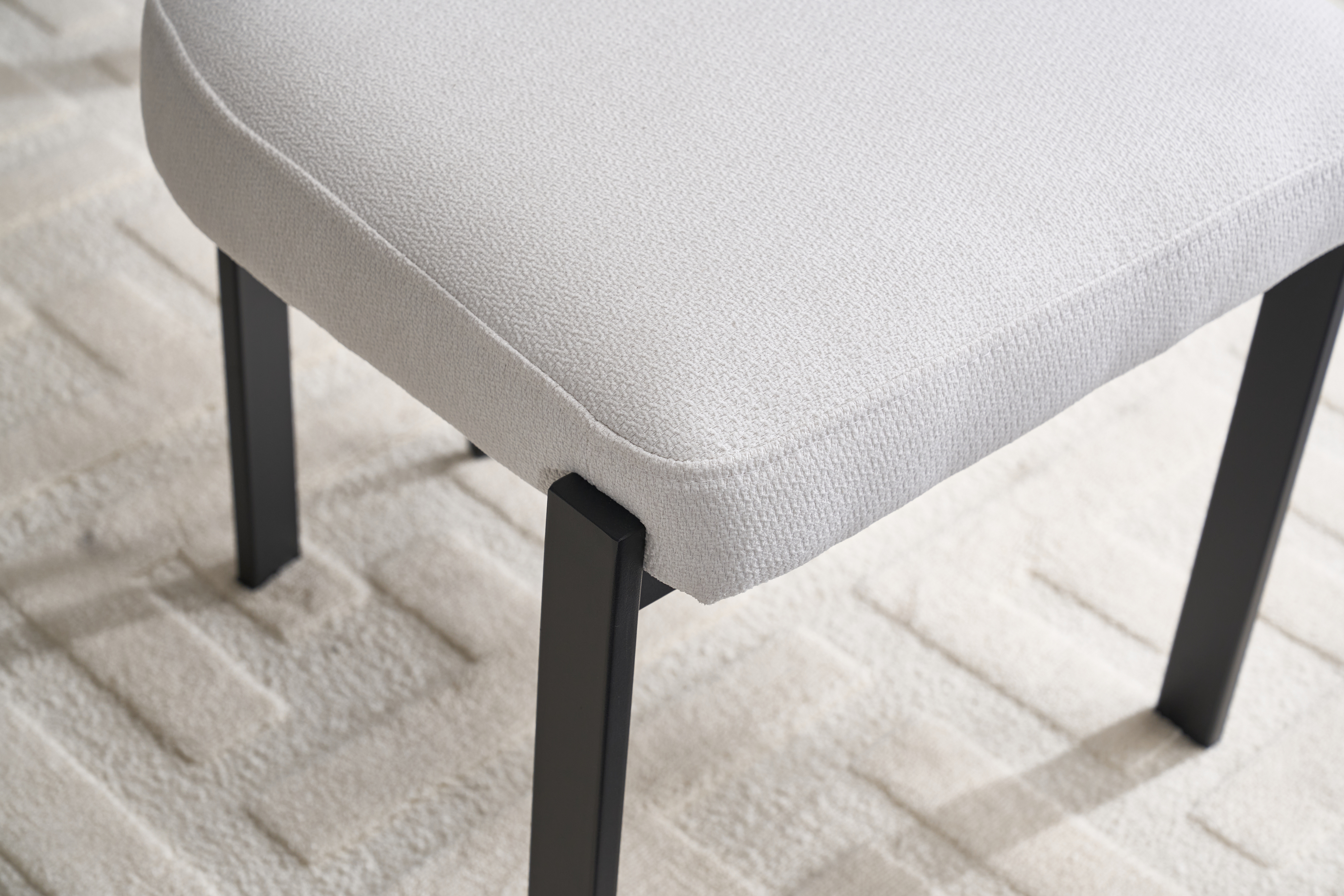 Dining Chairs Set of 2 Grey, Modern Dining Room Chairs Mid Century with 3.35" Cushions and Metal Legs, Round Upholstered Boucle Chairs for Kitchen, Living Room, Easy Assembly